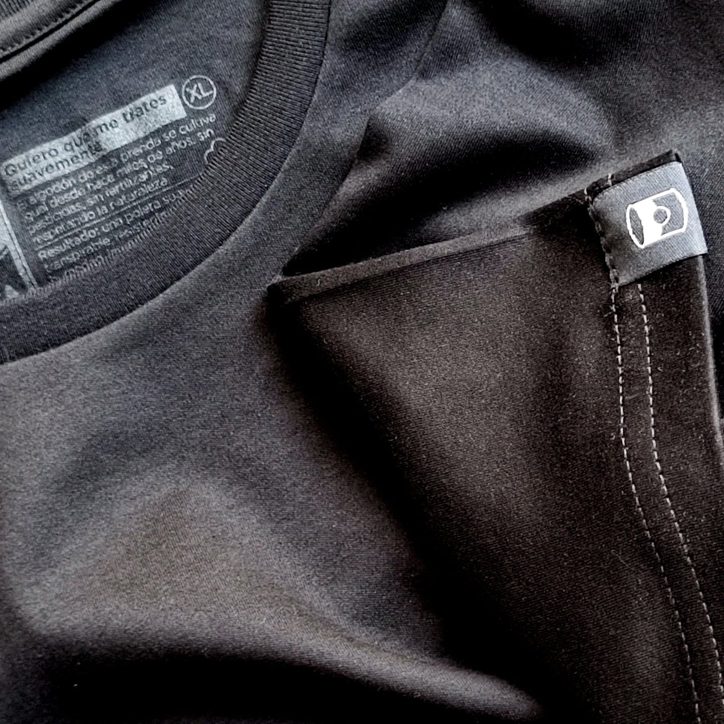 2 Poleras en Lata - 100% Algodón Pima